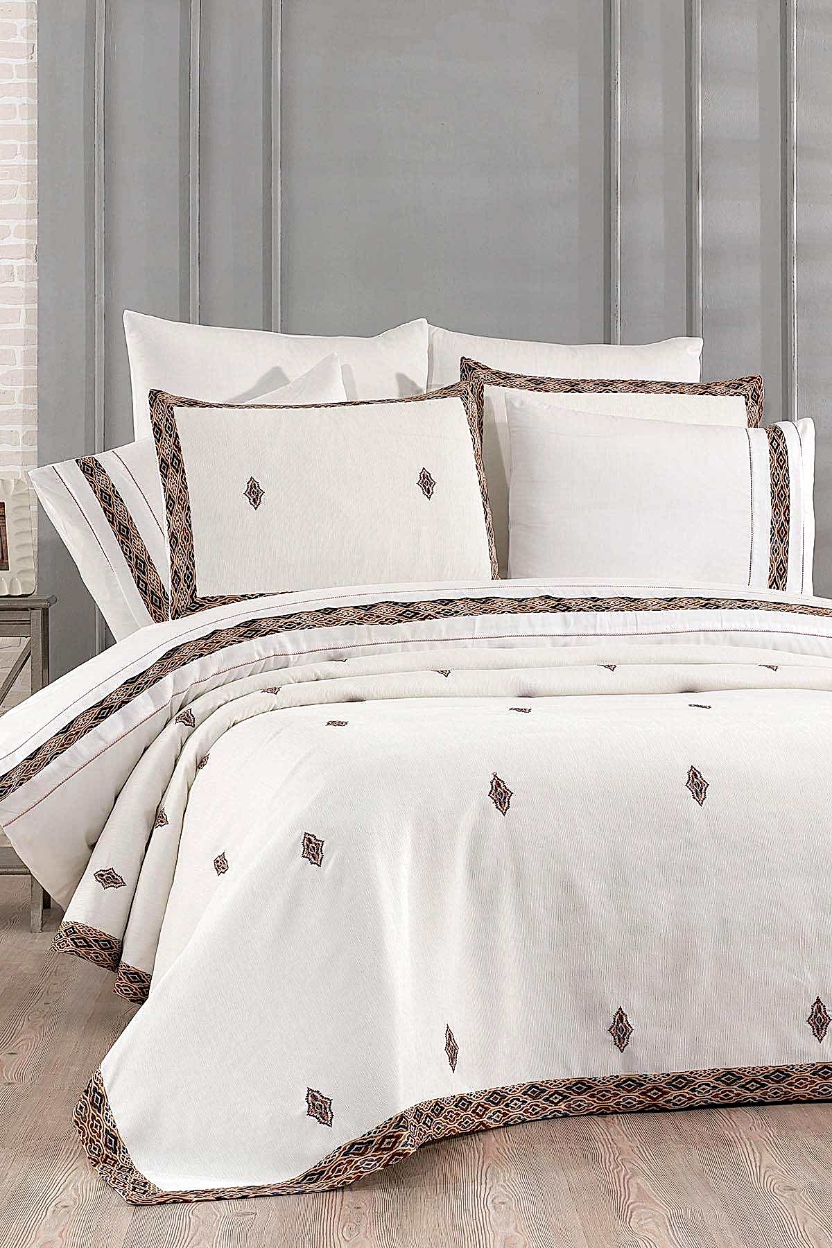 Arden Etnik Desenli Çift Kişilik 9 Parça Nevresim + Pike Set