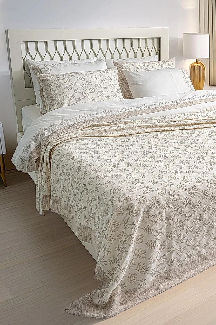 Arista Yaprak İşlemeli Çift Kişilik 9 Parça Nevresim + Pike Set