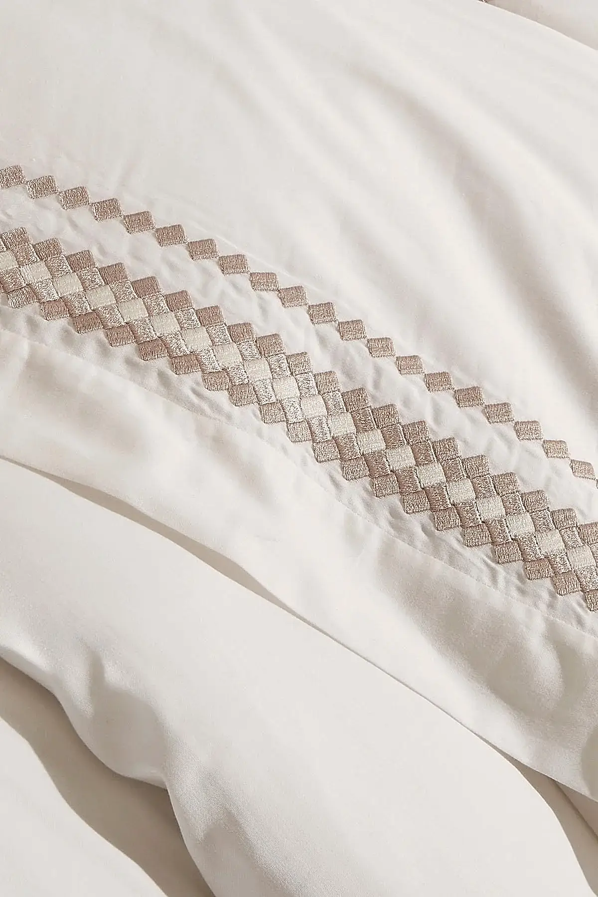 Benita Balıksırtı Nakışlı Pamuk Saten King Size 6 Parça Nevresim Takımı