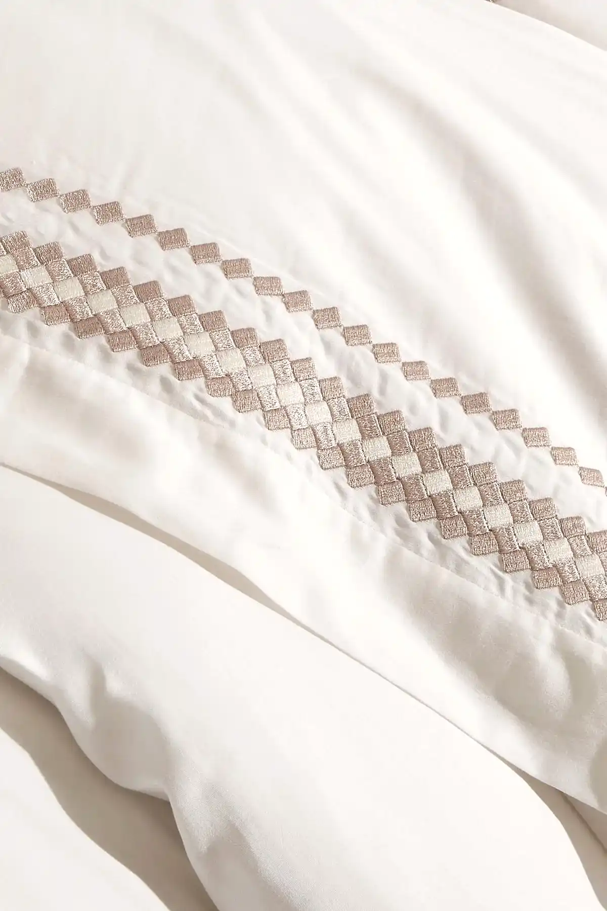 Benita Balıksırtı Nakışlı Pamuk Saten Super King Size 6 Parça Nevresim Takımı
