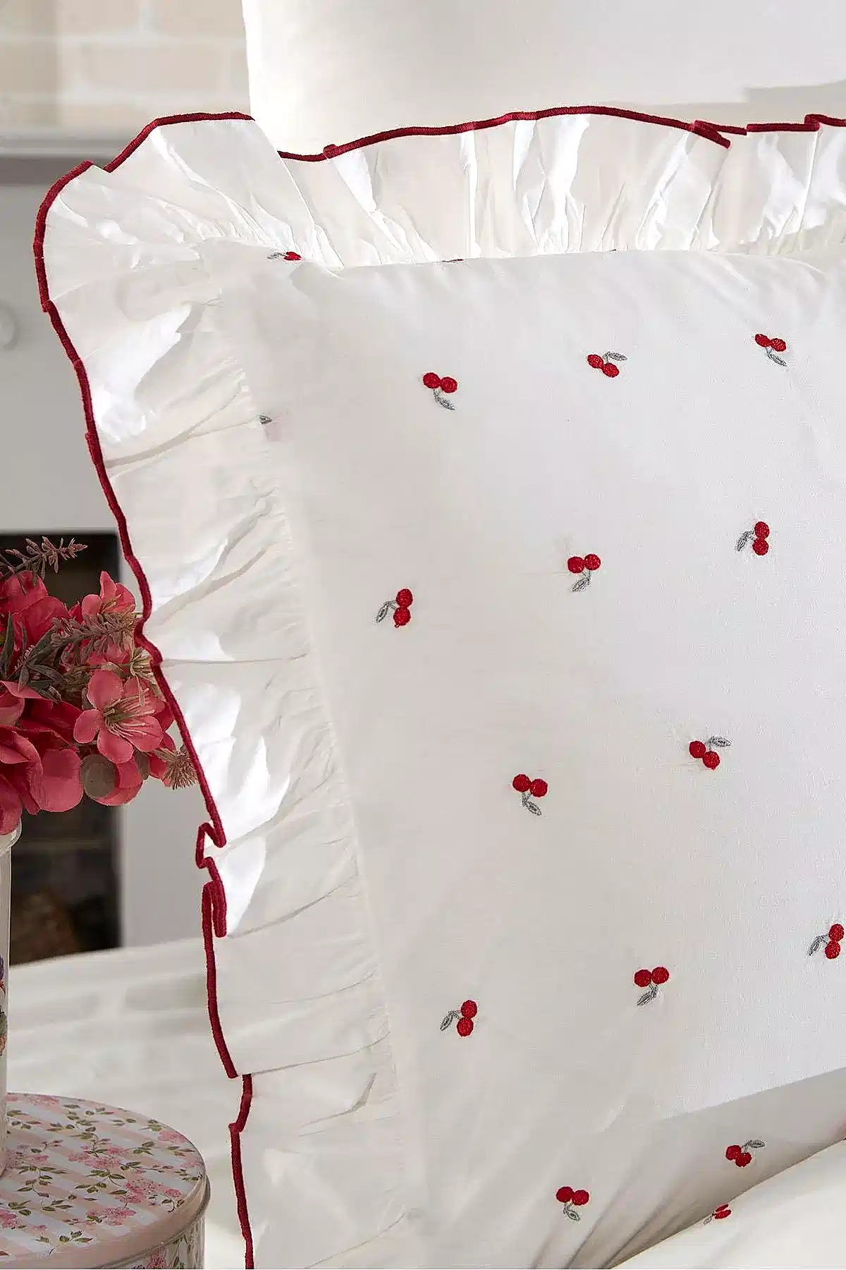 Cherry Kiraz Nakışlı %100 Pamuk Çift Kişilik 6 Parça Nevresim Takımı