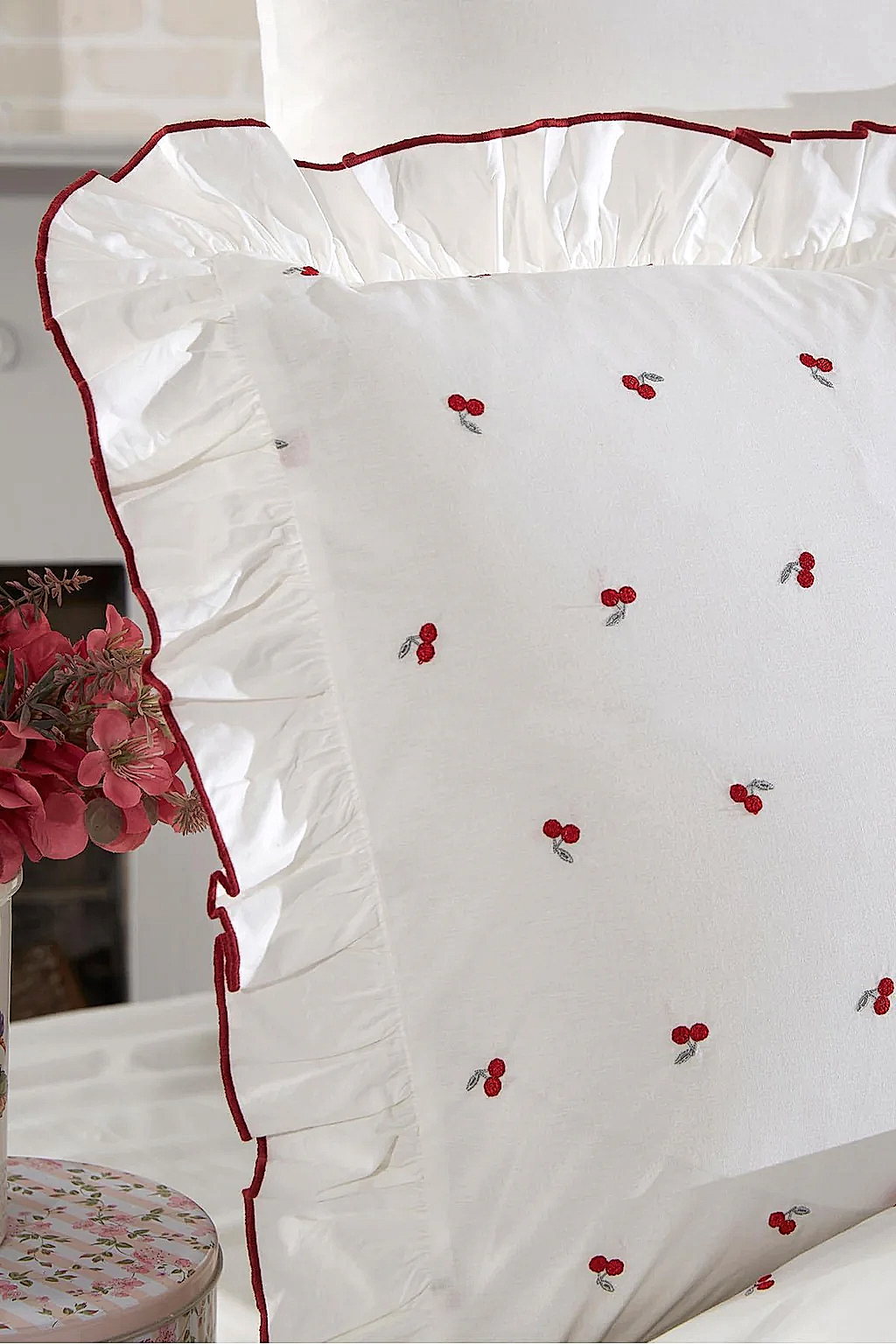 Cherry Kiraz Nakışlı %100 Pamuk Çift Kişilik 6 Parça Nevresim Takımı