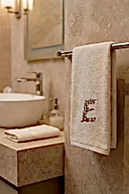 Monogram Harf Nakışlı Bambu Yüz Havlusu (50 x 90 cm)