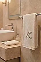 Monogram Harf Nakışlı Bambu Yüz Havlusu (50 x 90 cm)