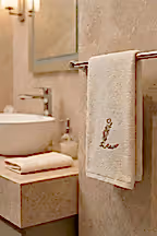 Monogram Harf Nakışlı Bambu Yüz Havlusu (50 x 90 cm)