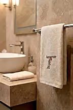 Monogram Harf Nakışlı Bambu Yüz Havlusu (50 x 90 cm)