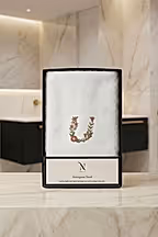 Monogram Harf Nakışlı Bambu Yüz Havlusu (50 x 90 cm)