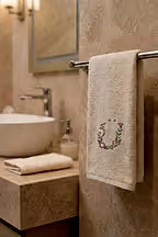 Monogram Harf Nakışlı Bambu Yüz Havlusu (50 x 90 cm)