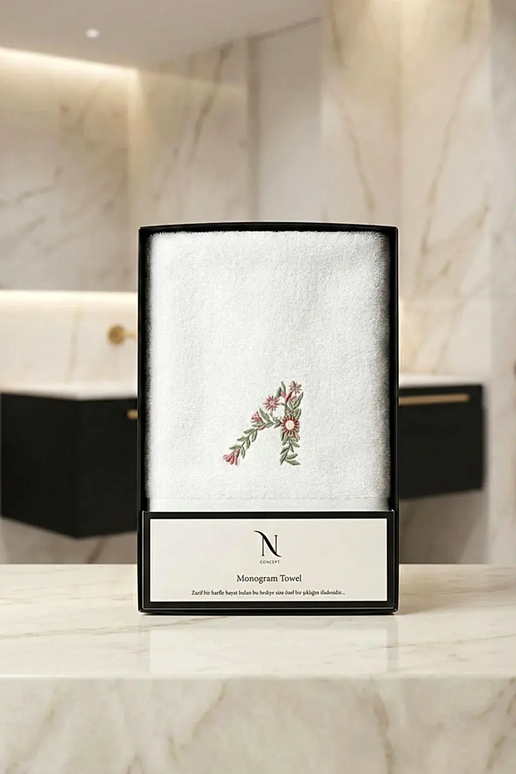 Monogram Harf Nakışlı Bambu Yüz Havlusu (50 x 90 cm)