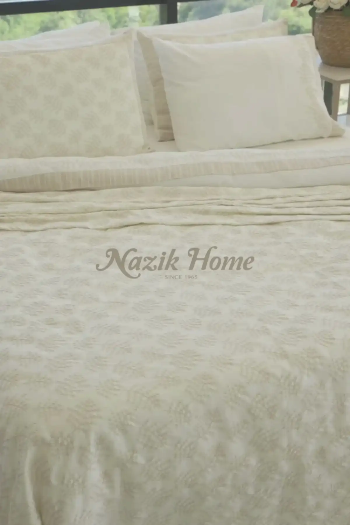 Arista Yaprak İşlemeli Çift Kişilik 9 Parça Nevresim + Pike Set