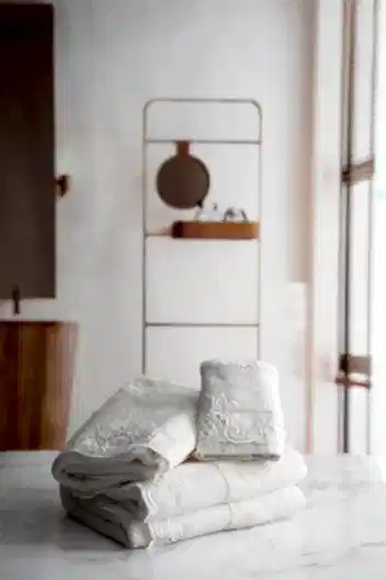 Puerta Çiçek İşlemeli El Havlusu (30 x 50 cm)