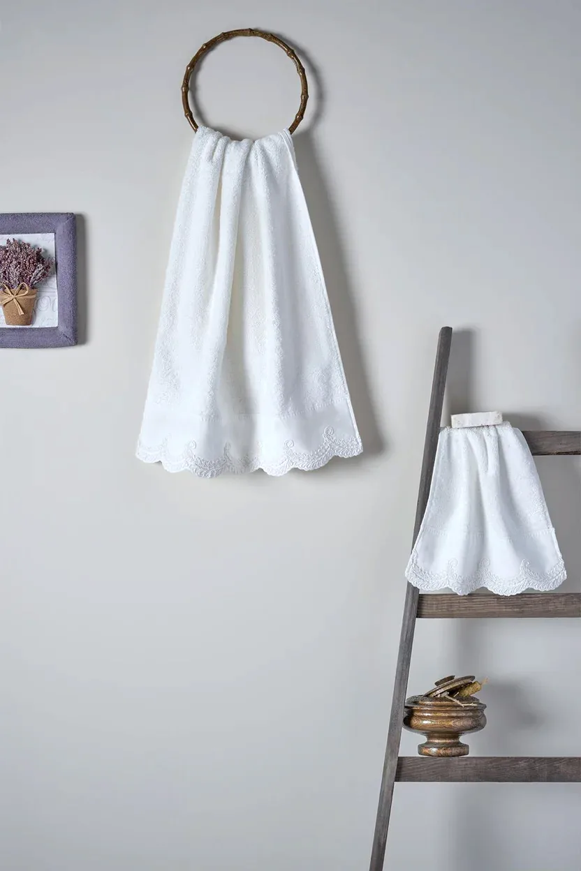 Ramos İşlemeli Banyo Havlusu (90 x 150 cm) - Nazik Home - Yuvama Değer!