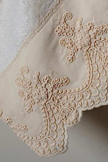 Tual İşlemeli Yüz Havlusu (50 x 90 cm)